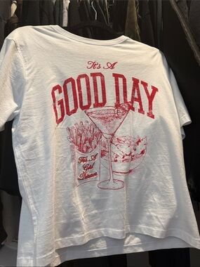 Abercrombie & Fitch White Tee with Red 'GOOD DAY' Graphic